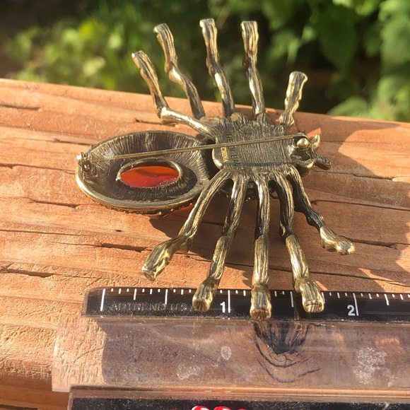 Heidi Daus carnelian vintage spider 🕷 pin EUC - Picture 11 of 12